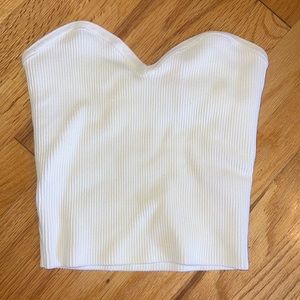 Aritzia Babaton Sculpt Knit Sweetheart top